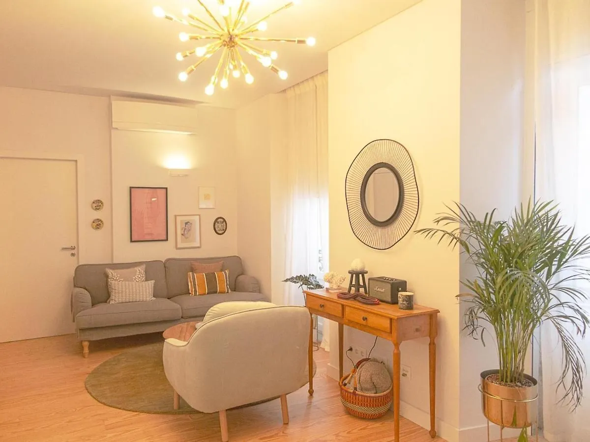 Bairro Alto Charming Bright Apt With Ac Elevator Lisbon