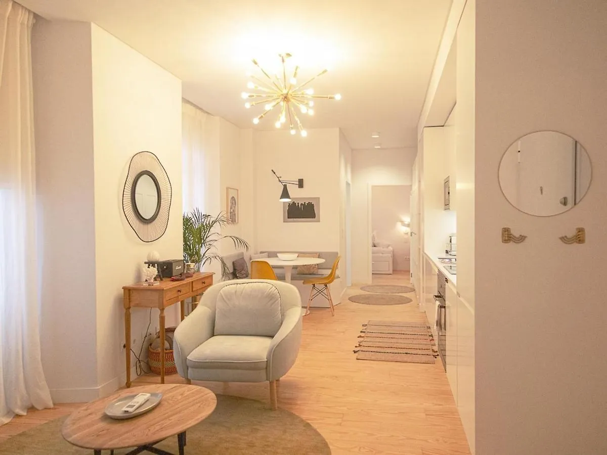 Bairro Alto Charming Bright Apt With Ac Elevator Lisbon
